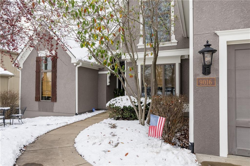 9016 N Glenwood Avenue