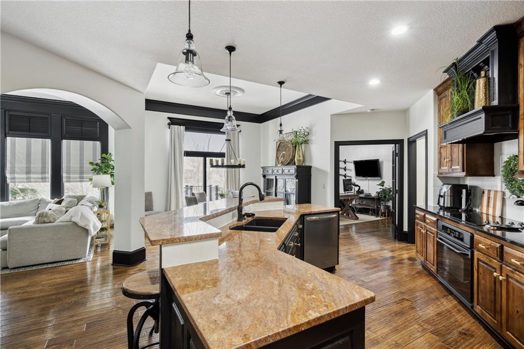 9016 N Glenwood Avenue