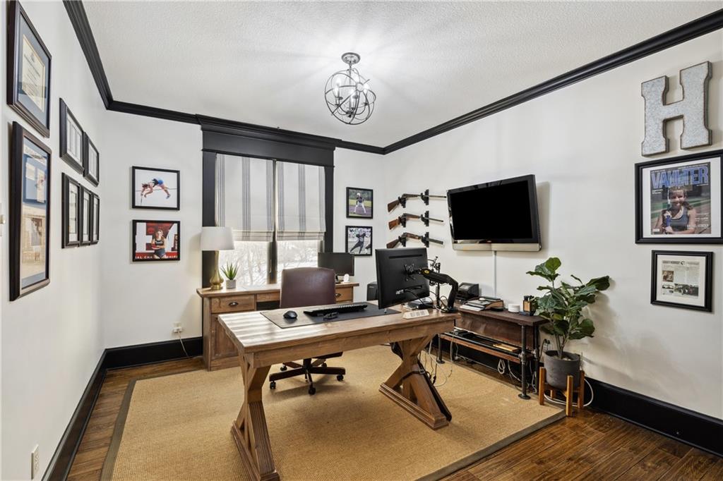 9016 N Glenwood Avenue