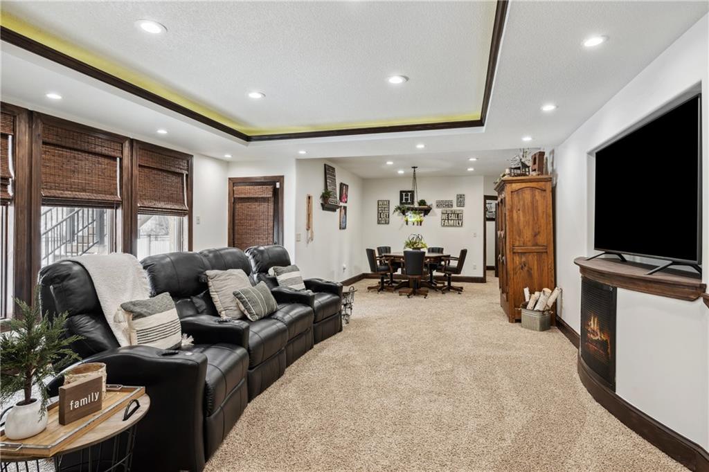 9016 N Glenwood Avenue