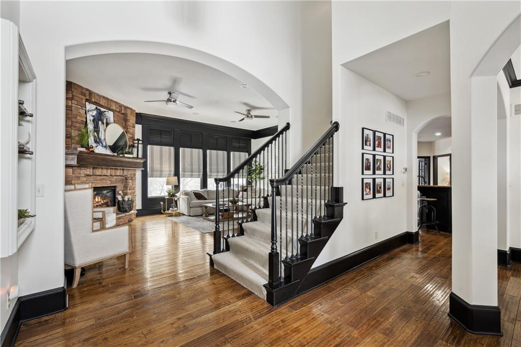 9016 N Glenwood Avenue