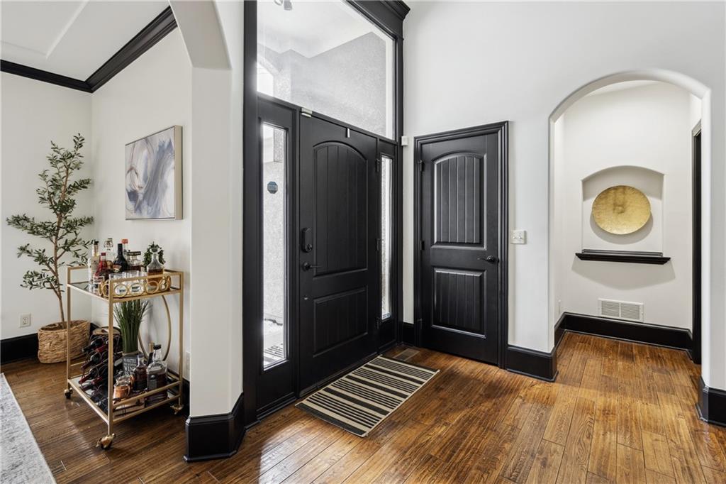 9016 N Glenwood Avenue