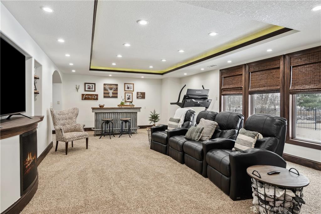 9016 N Glenwood Avenue