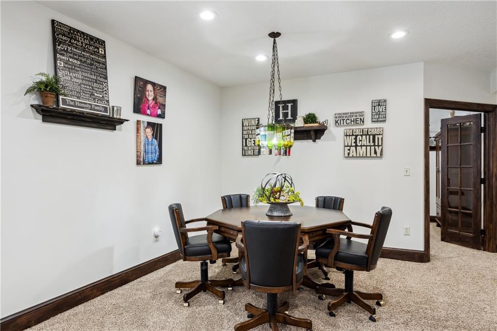 9016 N Glenwood Avenue