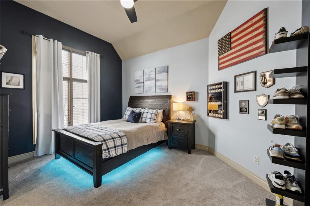 9016 N Glenwood Avenue