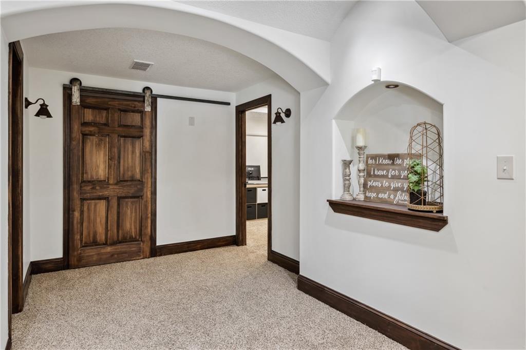 9016 N Glenwood Avenue