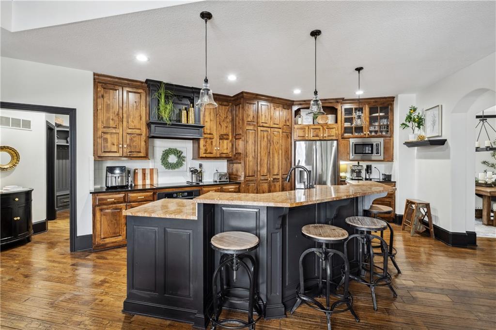 9016 N Glenwood Avenue