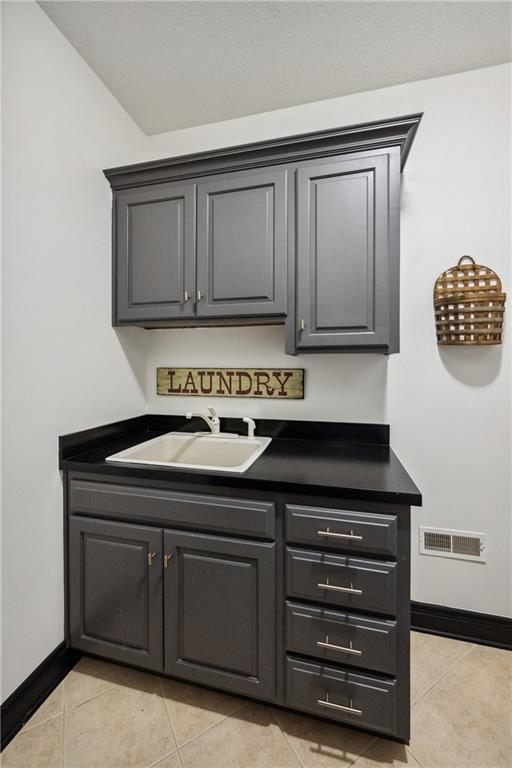 9016 N Glenwood Avenue