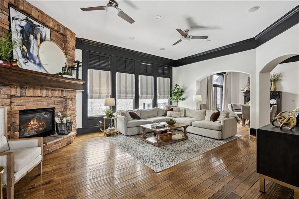 9016 N Glenwood Avenue