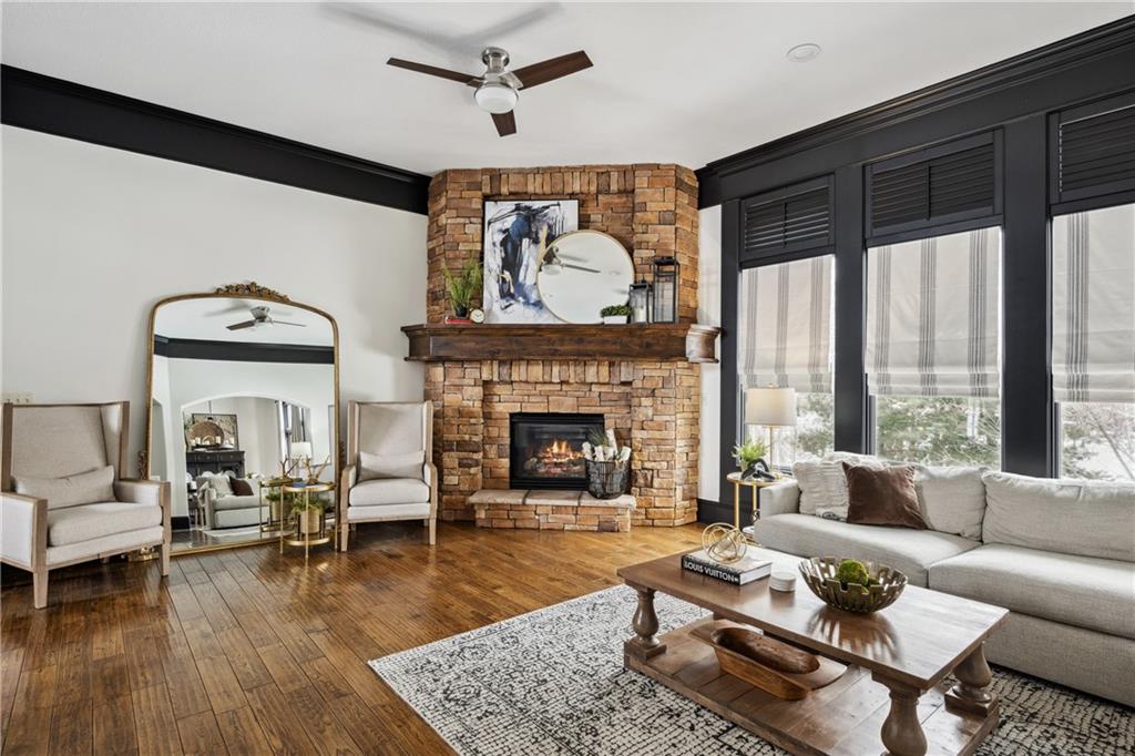 9016 N Glenwood Avenue