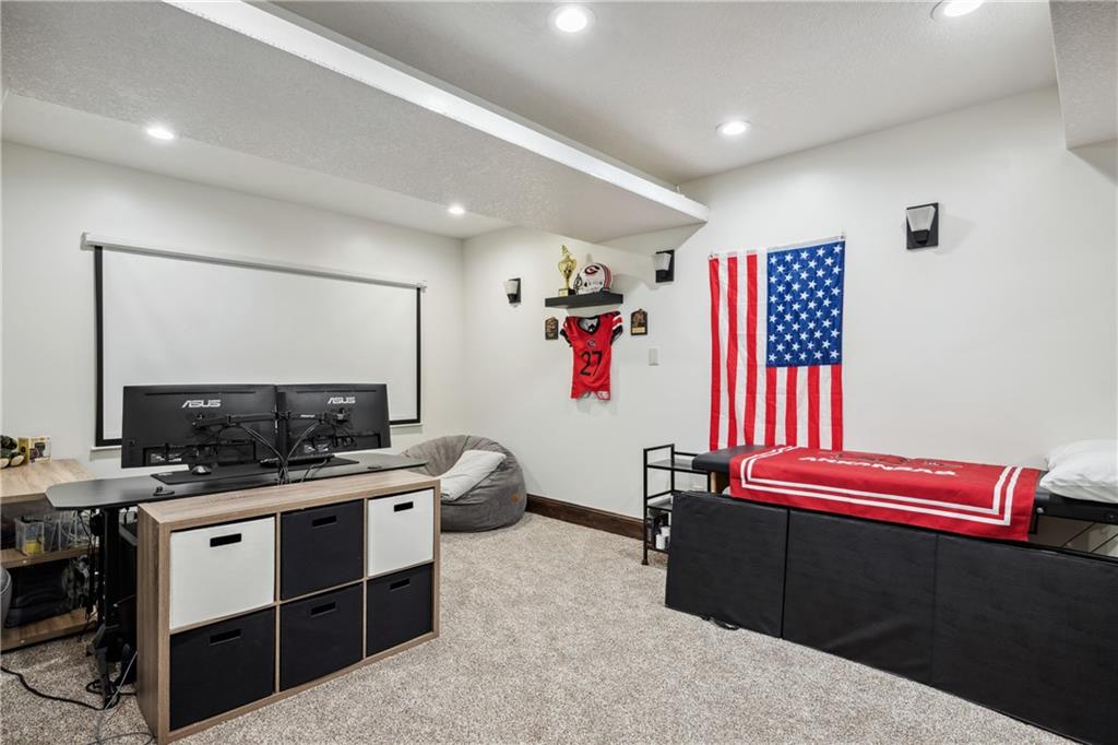 9016 N Glenwood Avenue