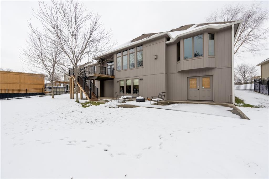 9016 N Glenwood Avenue