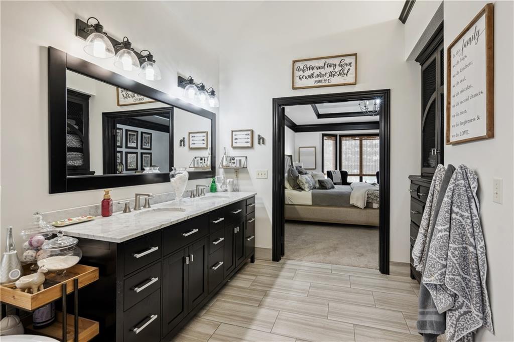 9016 N Glenwood Avenue