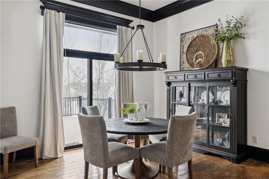 9016 N Glenwood Avenue