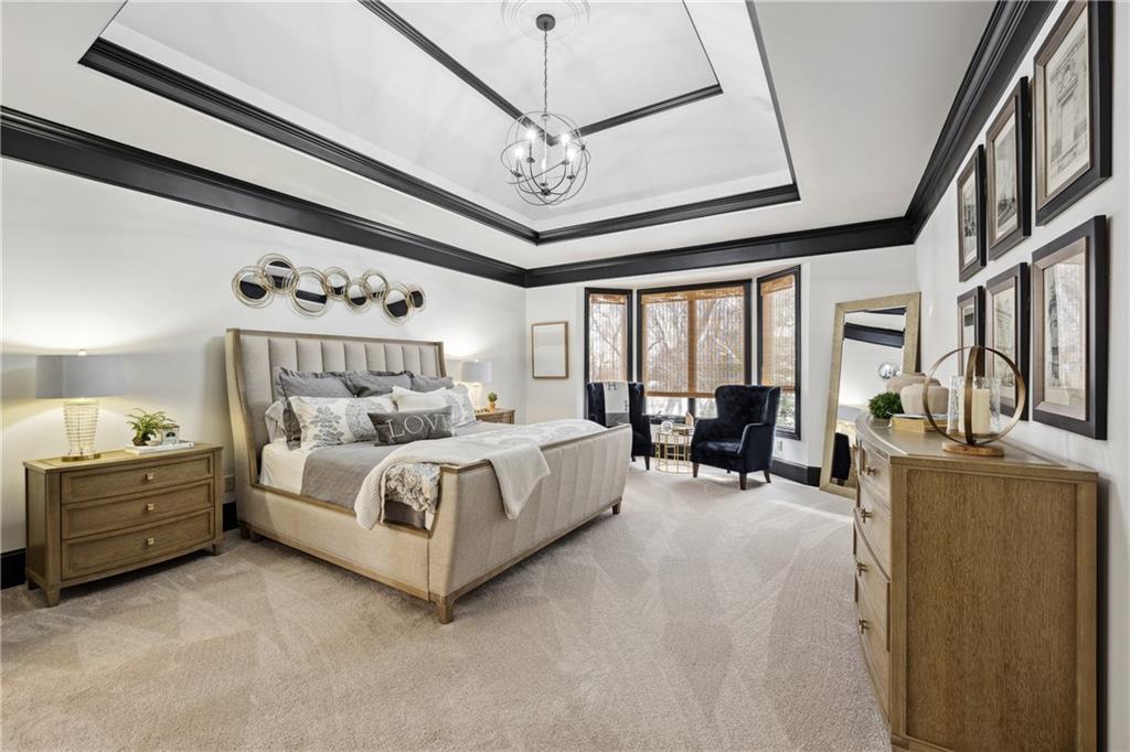 9016 N Glenwood Avenue