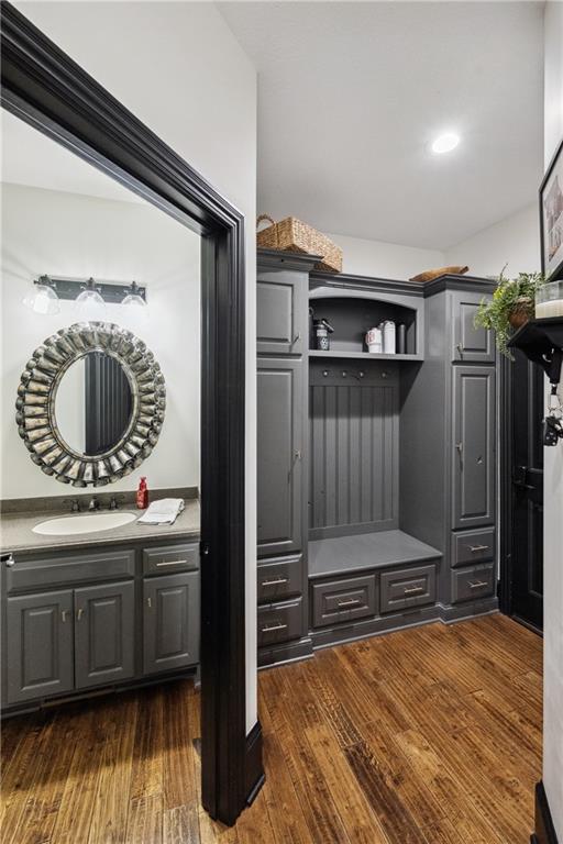 9016 N Glenwood Avenue