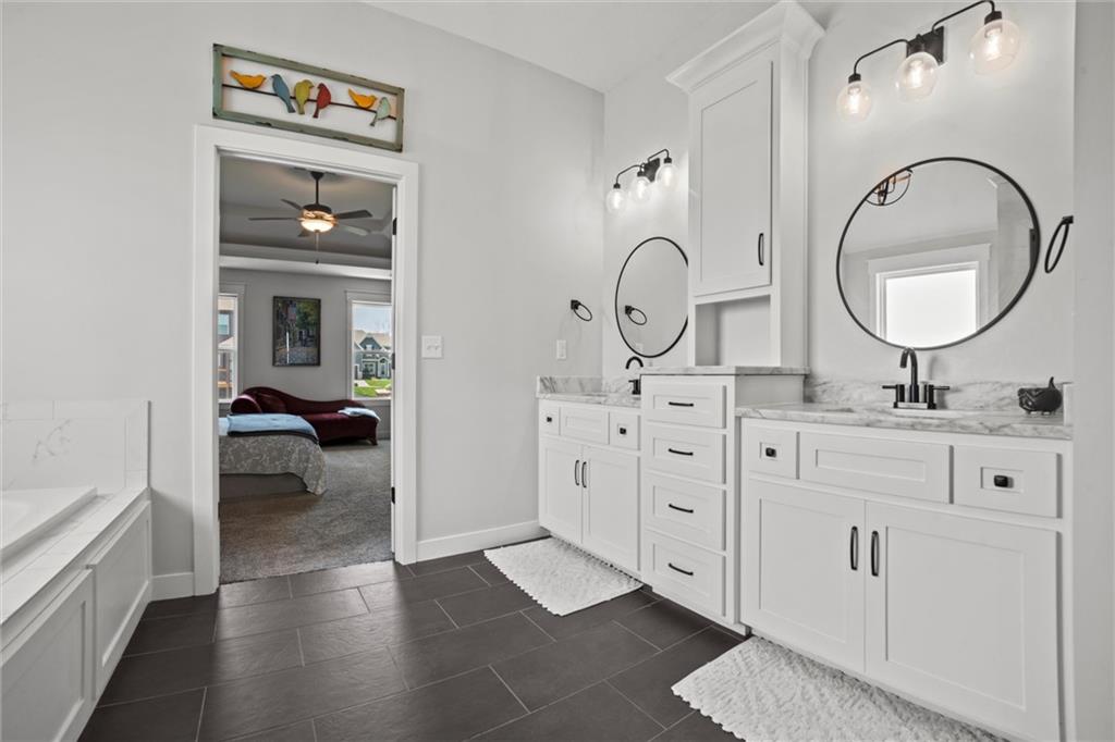 10006 N Palmer Avenue