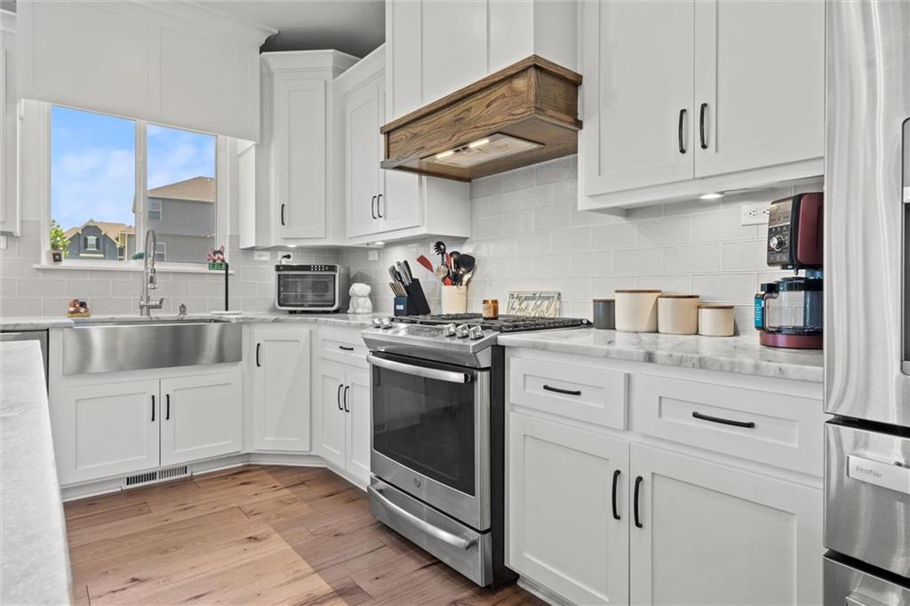 10006 N Palmer Avenue