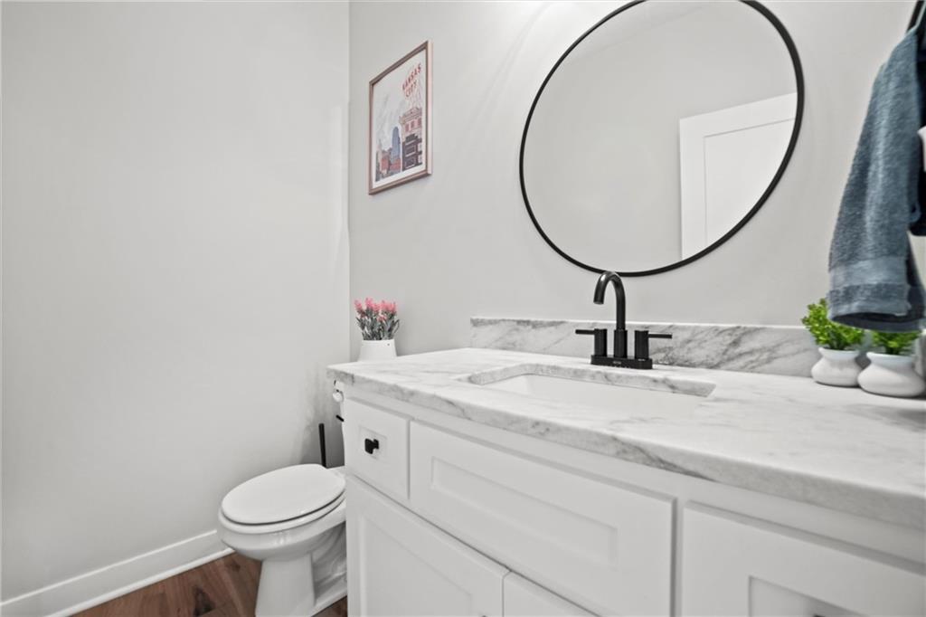 10006 N Palmer Avenue