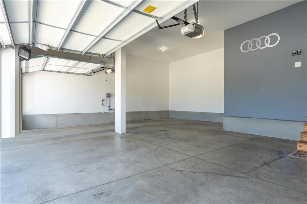 10006 N Palmer Avenue