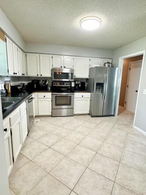 6103 Shetland Lane