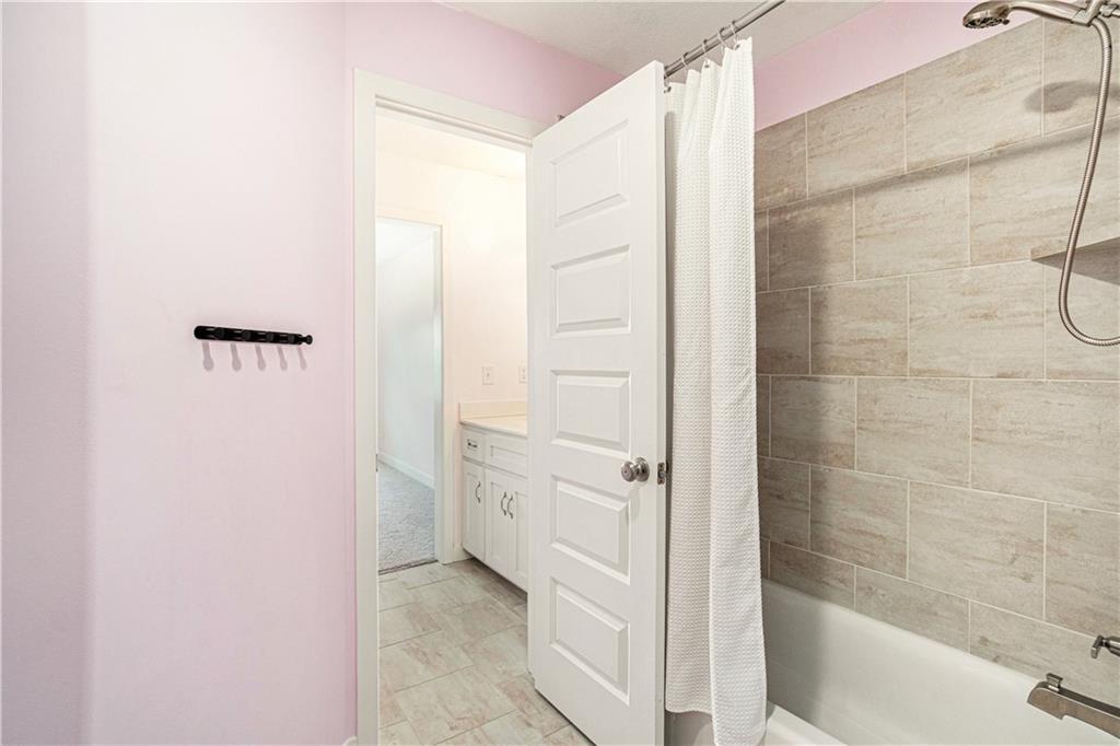 7265 NW Forest Lakes Drive