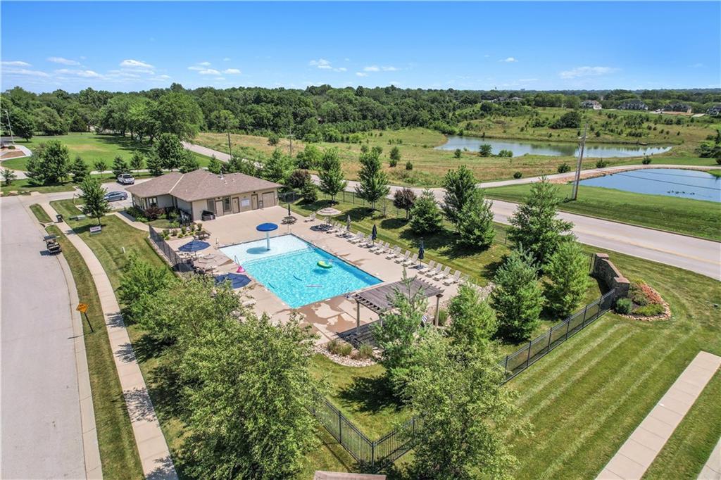 7265 NW Forest Lakes Drive