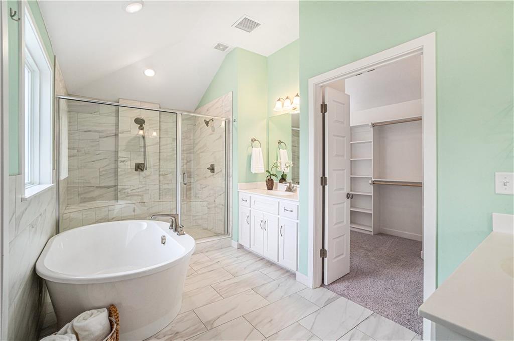 7265 NW Forest Lakes Drive