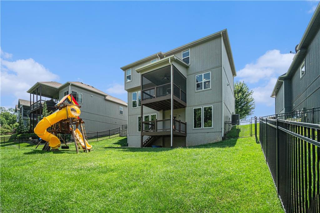 7265 NW Forest Lakes Drive