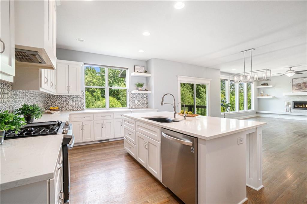 7265 NW Forest Lakes Drive