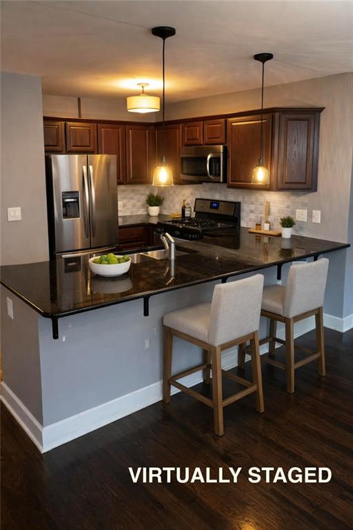 4555 MAIN Street Unit: 204