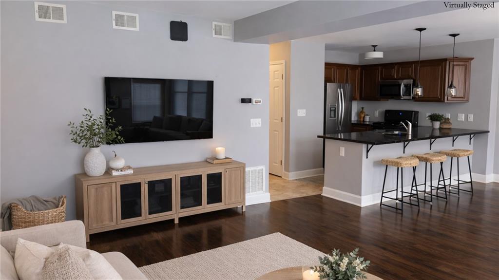 4555 MAIN Street Unit: 204