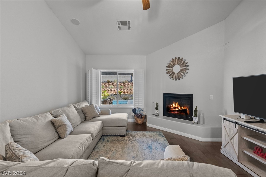 141 West Sherwood Drive
