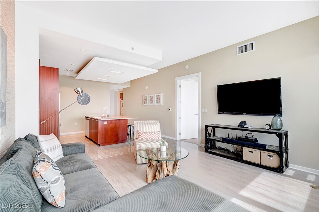 4471 Dean Martin Drive 3805