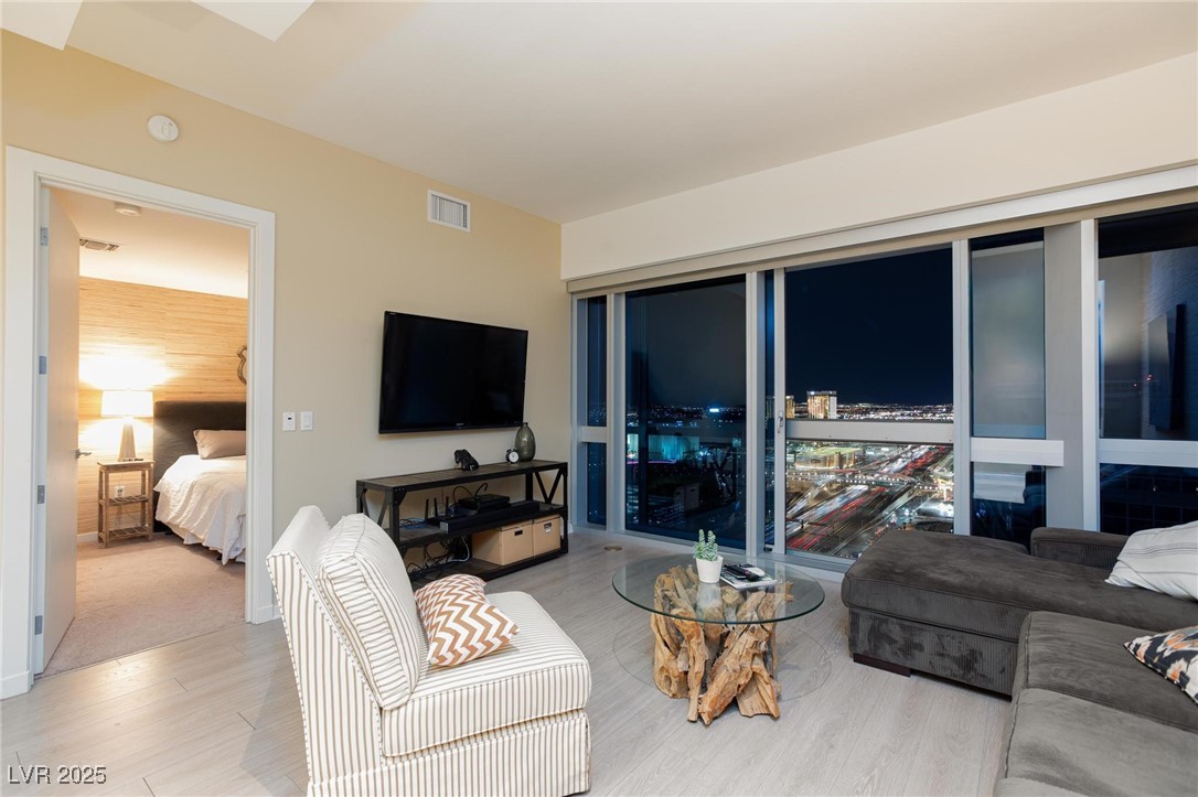 4471 Dean Martin Drive 3805