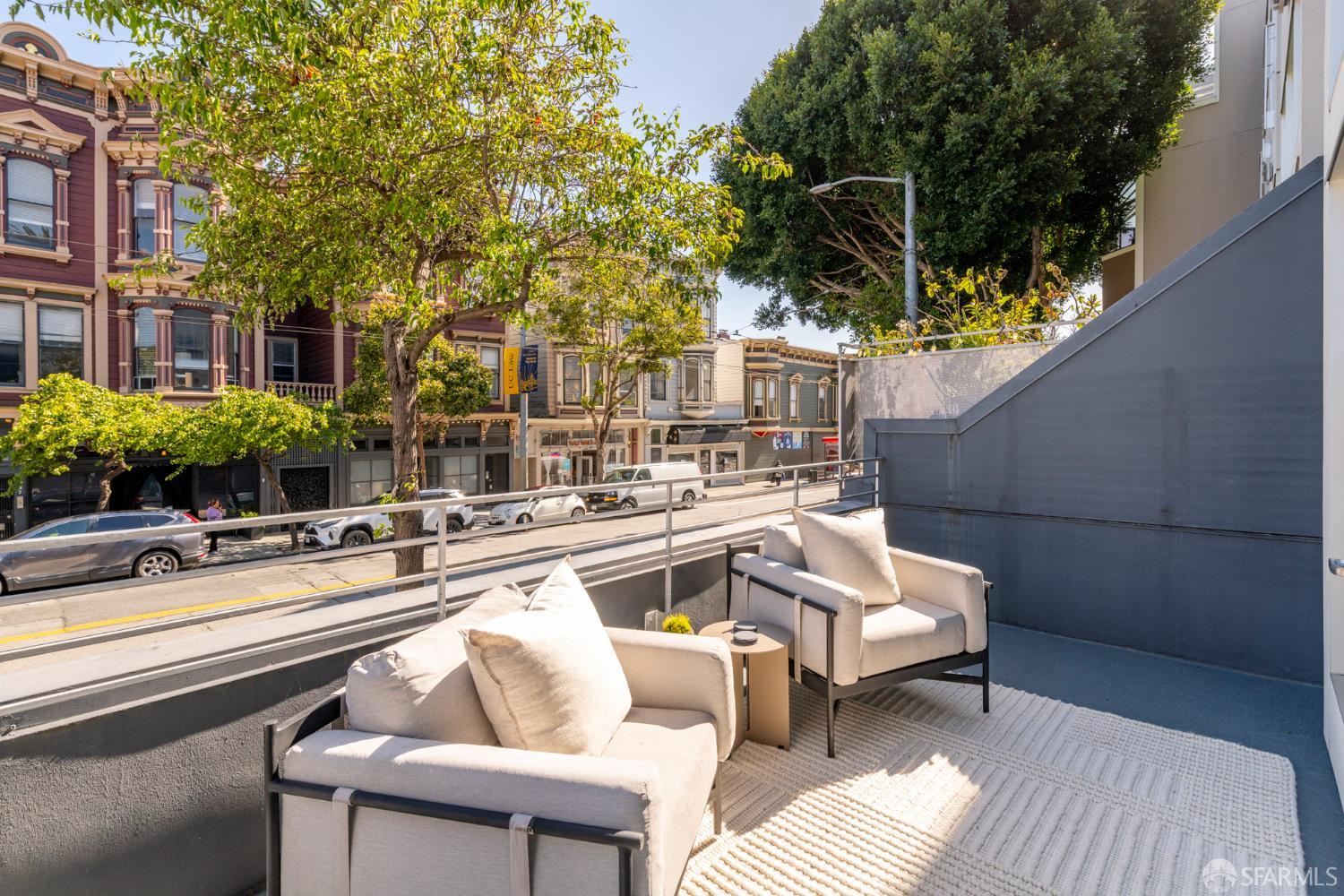 1970 Sutter Street # 107