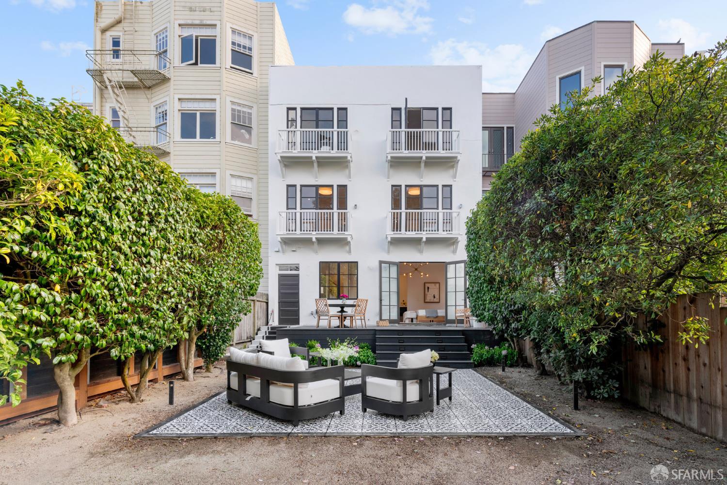 2534 Chestnut Street