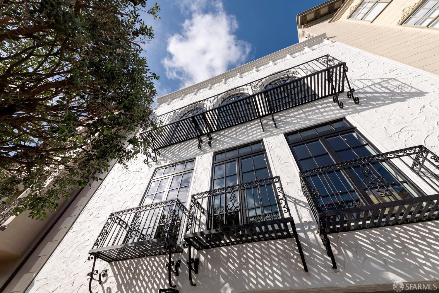 2534 Chestnut Street