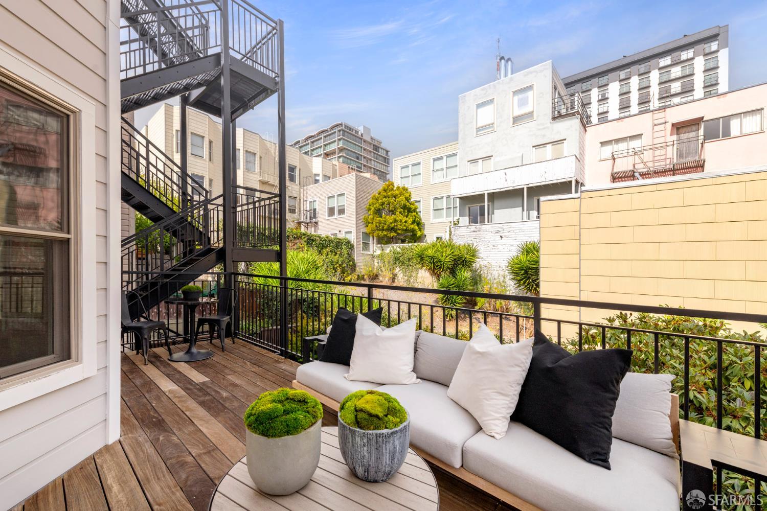 1218 Leavenworth Street # 4