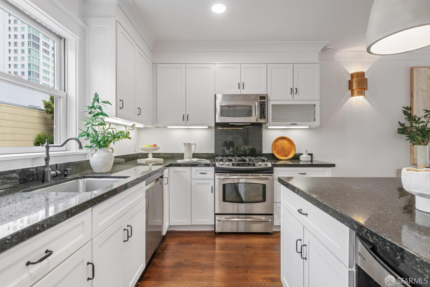 1218 Leavenworth Street # 4