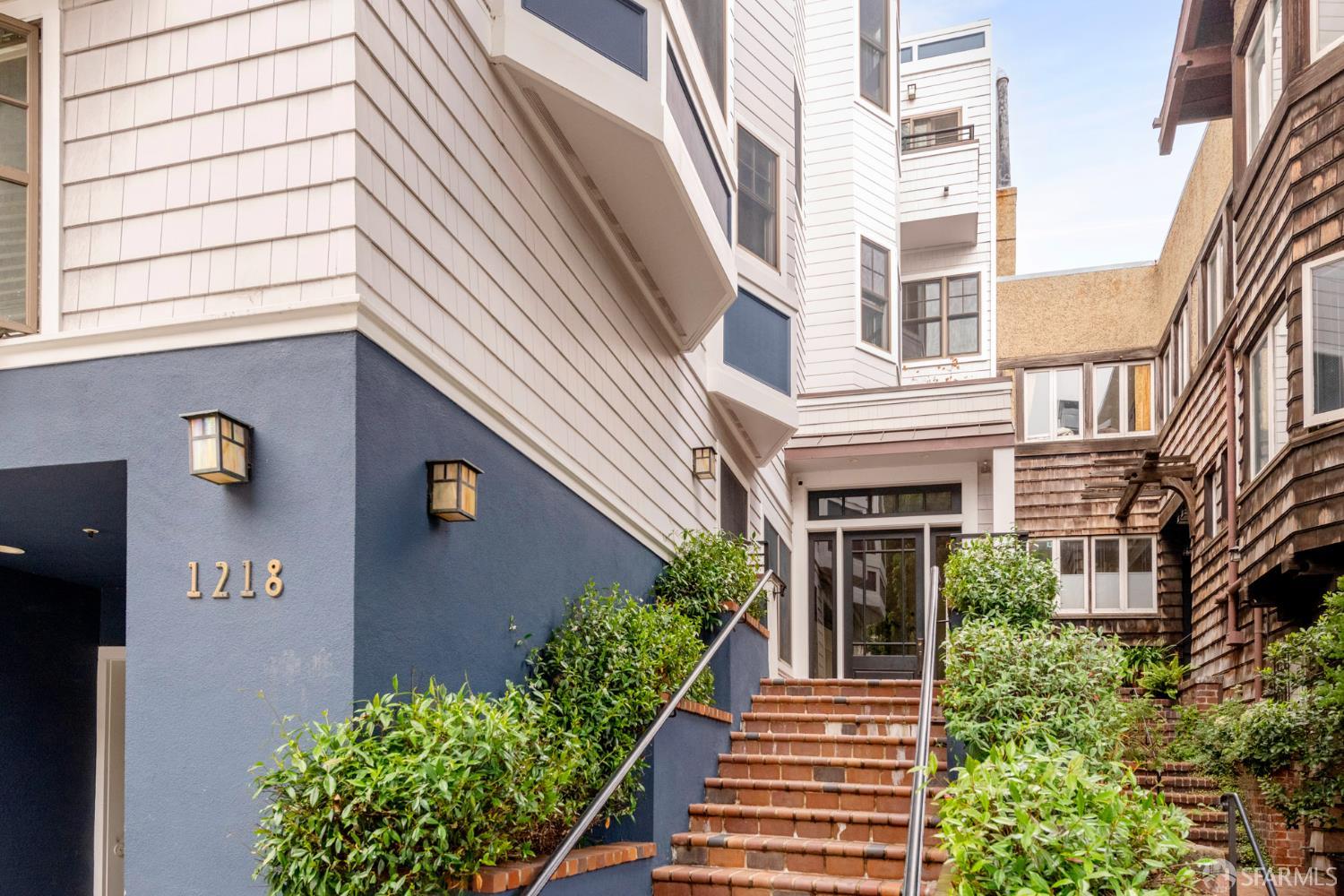 1218 Leavenworth Street # 4