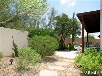 6218 N Silk Tree Place