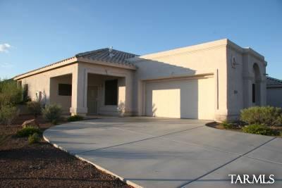 1472 W Cathedral Way