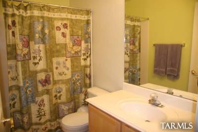 1472 W Cathedral Way