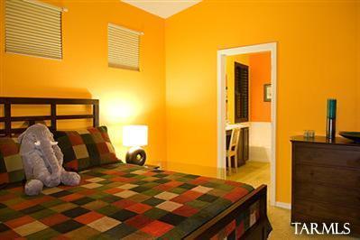 1009 W Leatherleaf Drive