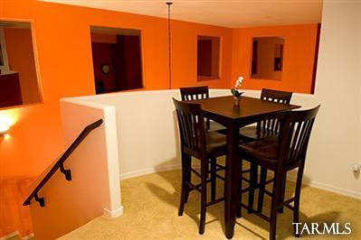 1009 W Leatherleaf Drive