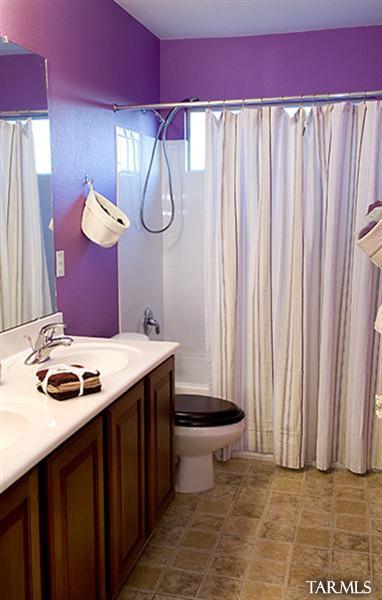 1009 W Leatherleaf Drive