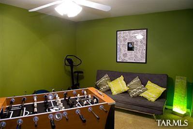 1009 W Leatherleaf Drive