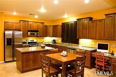 1009 W Leatherleaf Drive