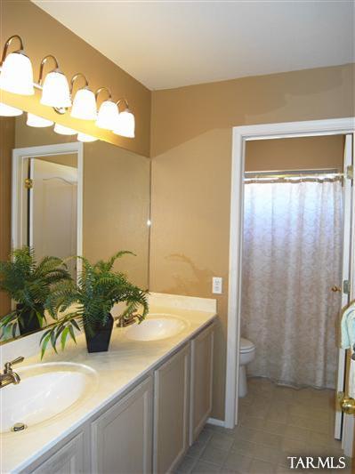 1861 W Ivywood Place